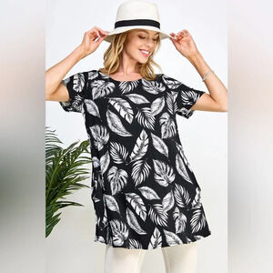 Jostar Leafy Delight Short Sleeve Top With Side Seam Pockets Size Large Travel